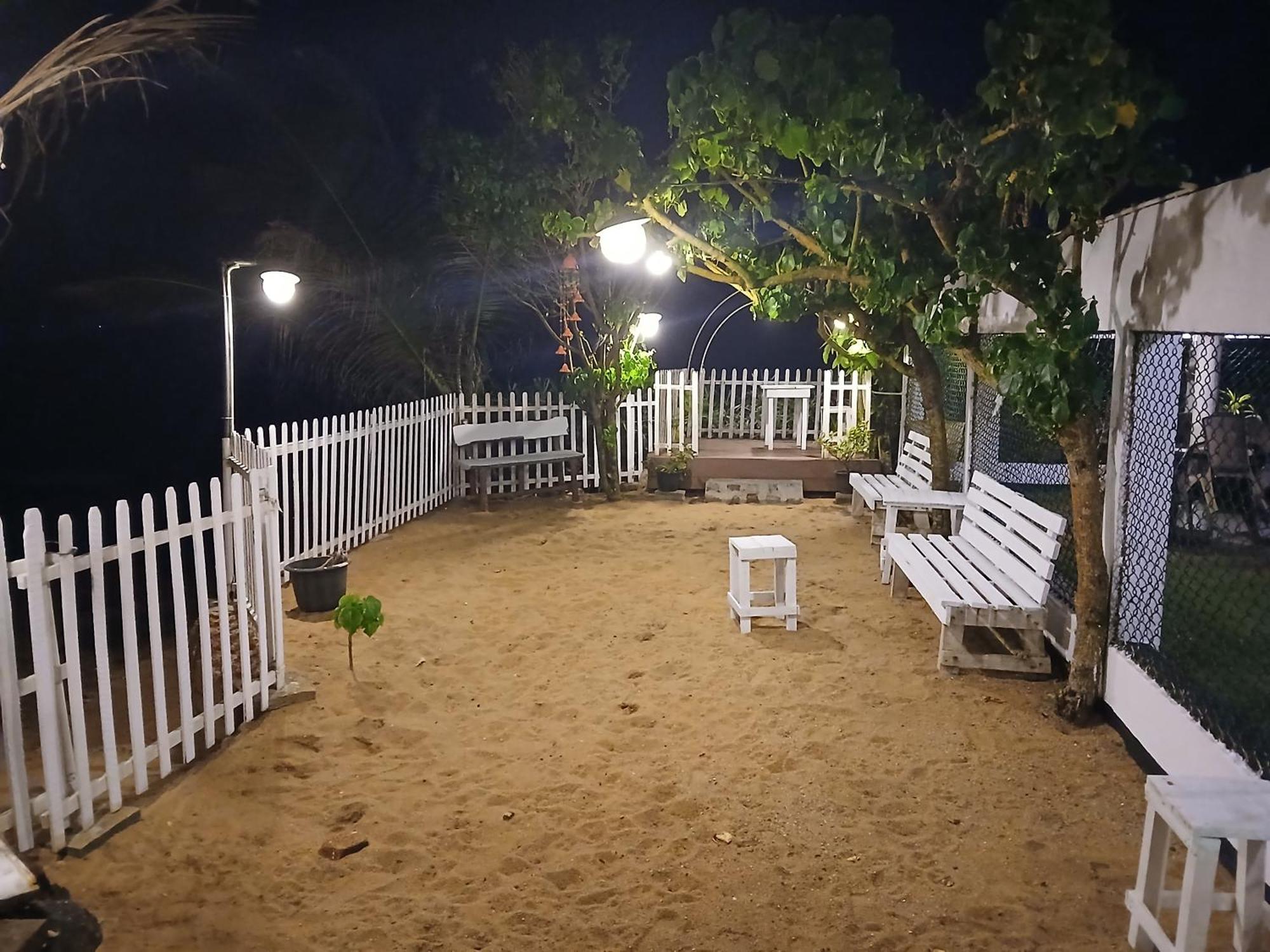 Ashen'S Beach House Bussa 외부 사진