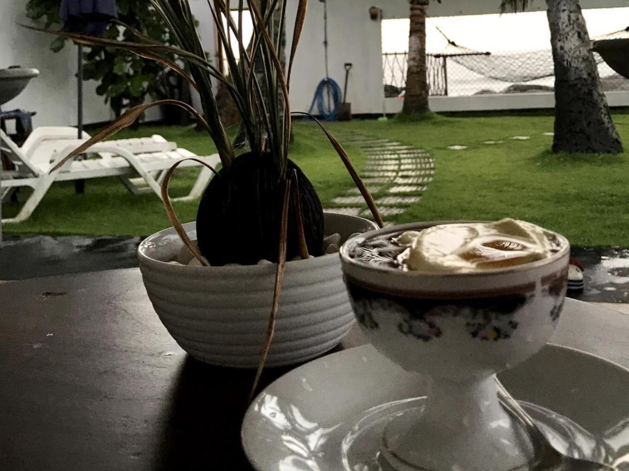 Ashen'S Beach House Bussa 외부 사진