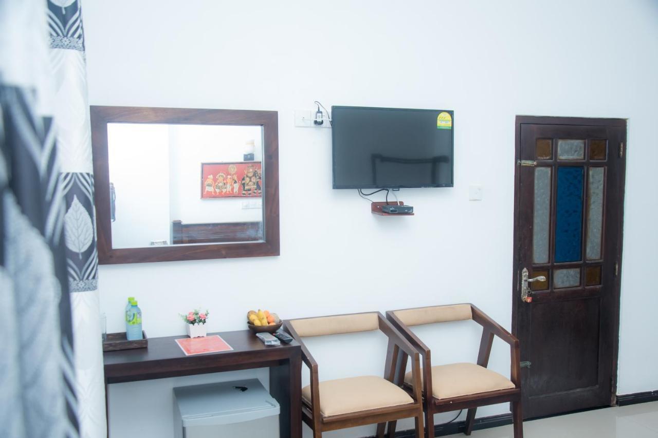 Ashen'S Beach House Bussa 외부 사진